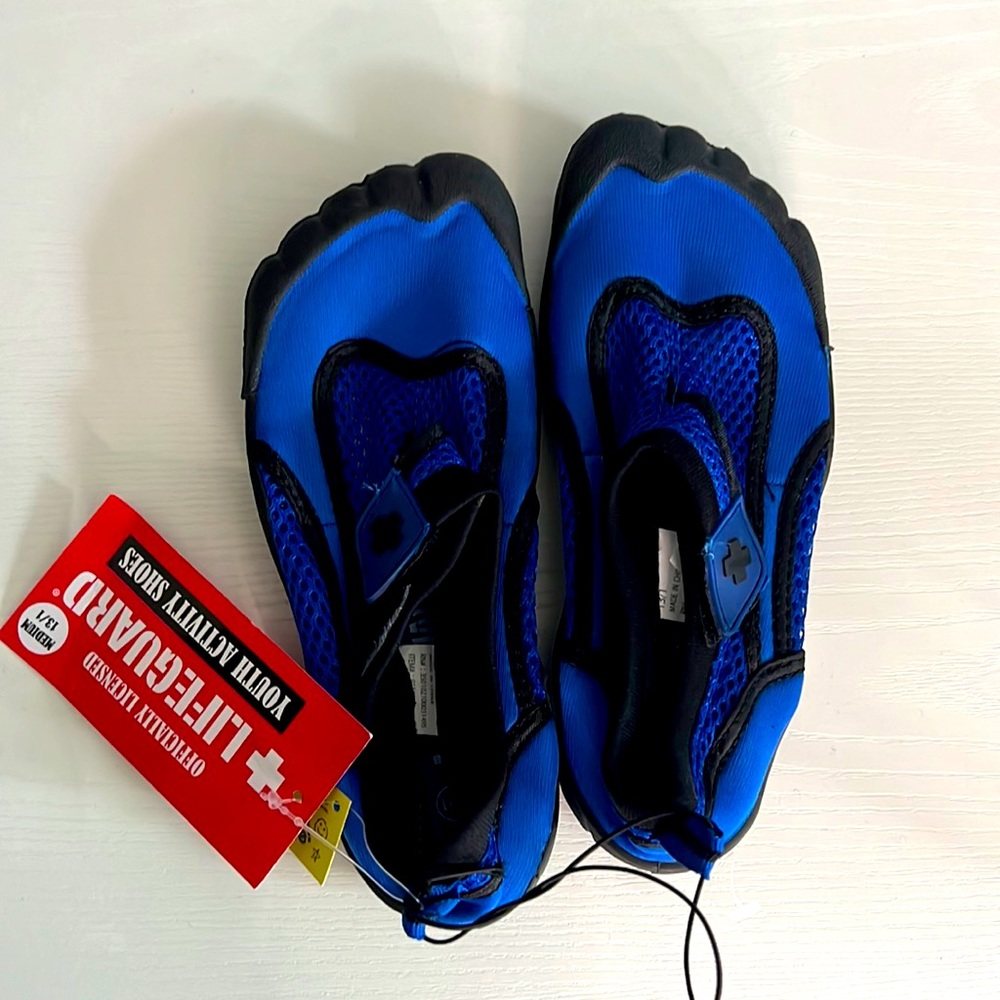 BNWT- Blue water shoes